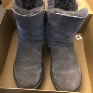UGG short grey winter boots in size 6 women’s